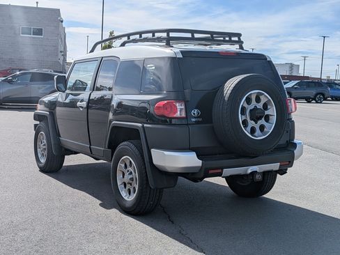 Used 2011 Toyota FJ Cruiser 4WD w/ Convenience Pkg image 5