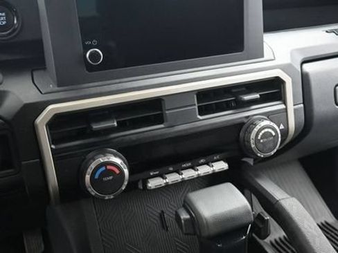 Used 2025 Toyota Tacoma SR AWD/4WD image 21