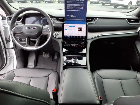 Used 2024 Jeep Grand Cherokee Limited w/ Trailer Tow Package image 16