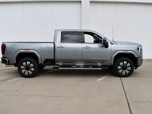 New 2026 GMC Sierra 2500 Denali w/ Technology Package image 5
