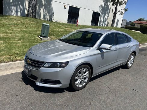 Used 2019 Chevrolet Impala LT FWD image 2