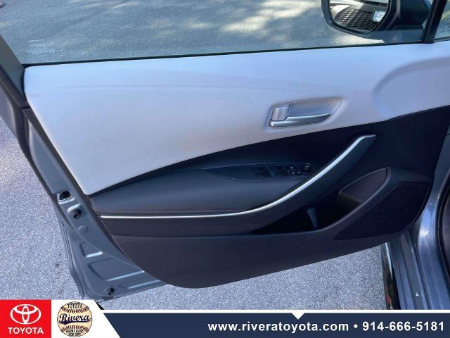 Used 2023 Toyota Corolla SE w/ Carpet Mat Package (TMS) FWD image 17