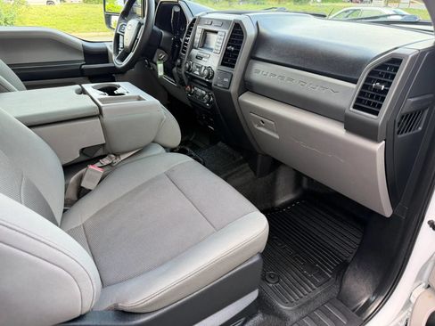 Used 2017 Ford F250 XL w/ Power Equipment Group AWD/4WD image 13