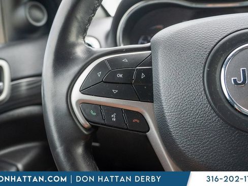 Used 2021 Jeep Grand Cherokee Laredo AWD/4WD image 12