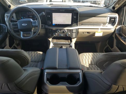 New 2026 Ford F450 Platinum w/ Platinum Plus Package image 12