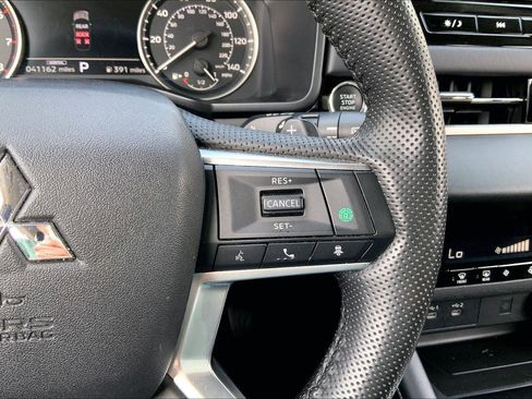 Used 2025 Mitsubishi Outlander SE AWD/4WD image 17
