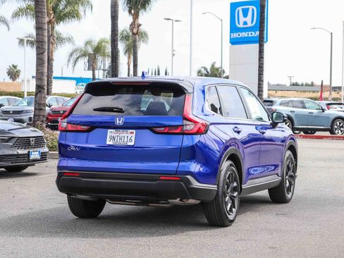Used 2025 Honda CR-V LX image 11