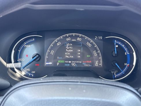 Used 2025 Toyota RAV4 XLE image 19