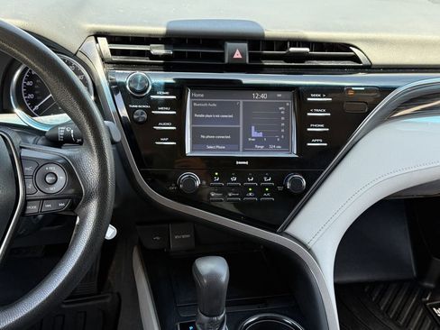 Used 2020 Toyota Camry LE image 17