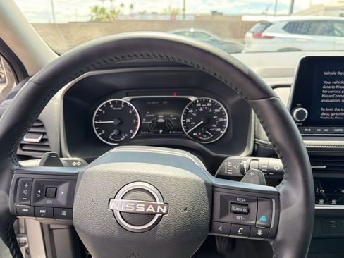 Used 2025 Nissan Rogue SV FWD image 7