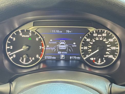 Used 2025 Nissan Altima 2.5 SV FWD image 40
