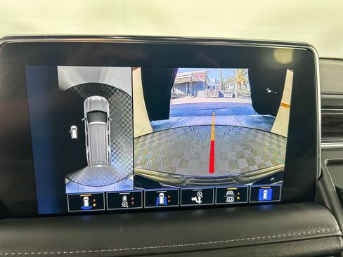 Used 2022 Chevrolet Tahoe LT w/ Luxury Package image 25