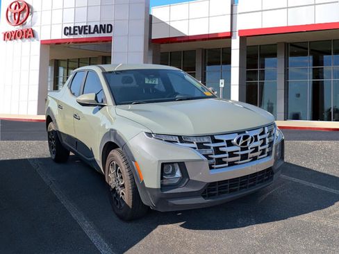 Used 2022 Hyundai Santa Cruz SEL FWD image 2