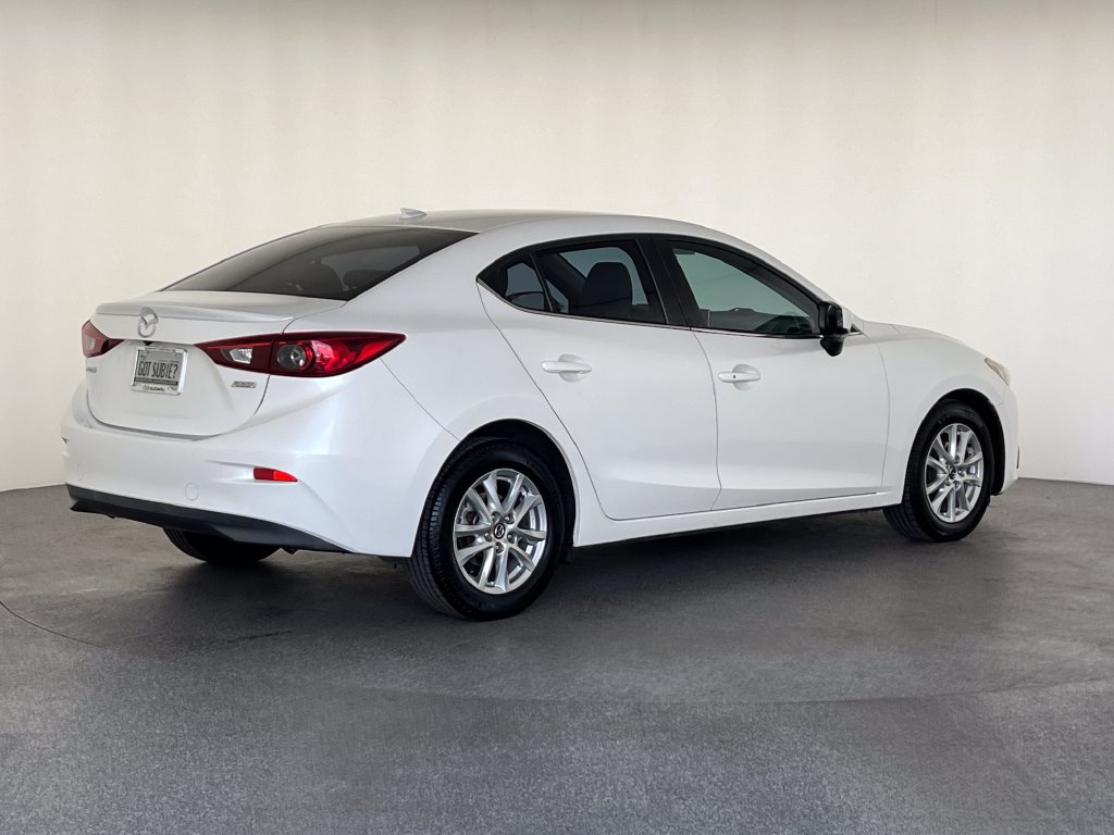 Used 2014 MAZDA MAZDA3 i Touring w/ Technology Package FWD image 3