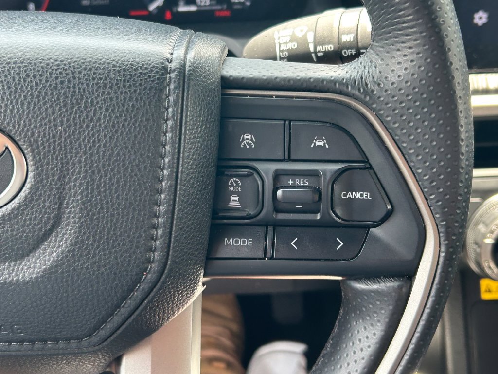 Certified 2025 Toyota 4Runner Platinum AWD/4WD image 46