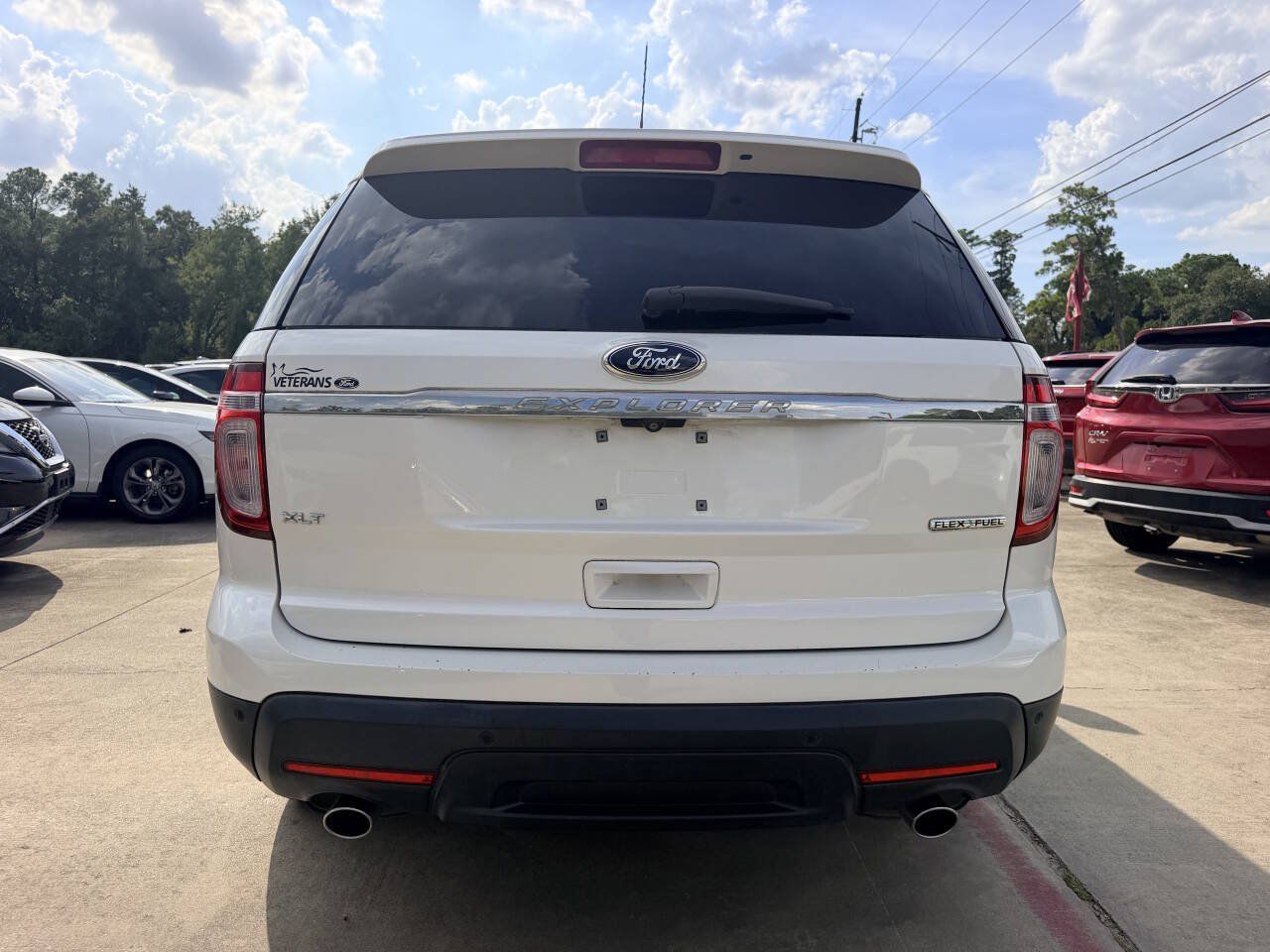 Used 2015 Ford Explorer XLT w/ Equipment Group 202A FWD image 6
