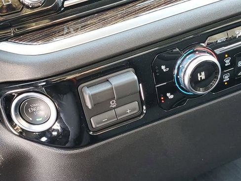 New 2026 GMC Sierra 1500 SLE image 18