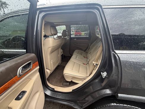 Used 2011 Jeep Grand Cherokee Overland AWD/4WD image 8