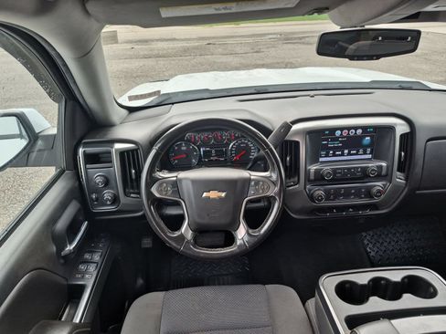Used 2018 Chevrolet Silverado 1500 LT AWD/4WD image 34