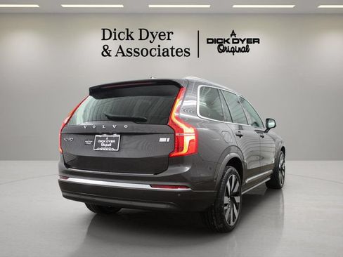 Used 2023 Volvo XC90 T8 Ultimate w/ Protection Package Premier AWD/4WD image 11