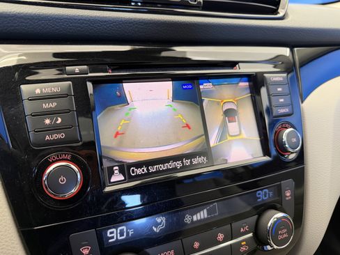 Used 2021 Nissan Rogue Sport SL w/ Premium Package image 21