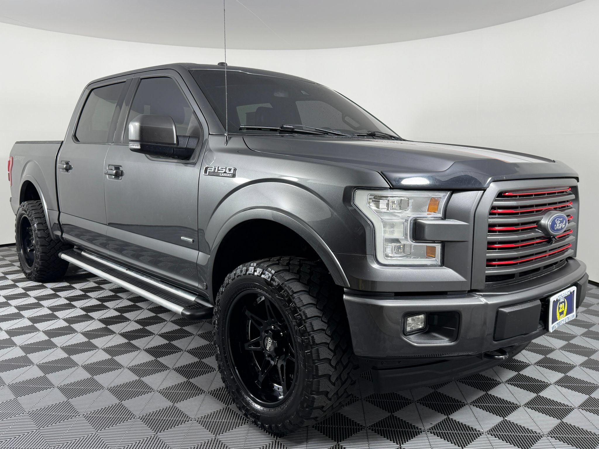 Used 2017 Ford F150 Lariat w/ Equipment Group 502A Luxury AWD/4WD image 6