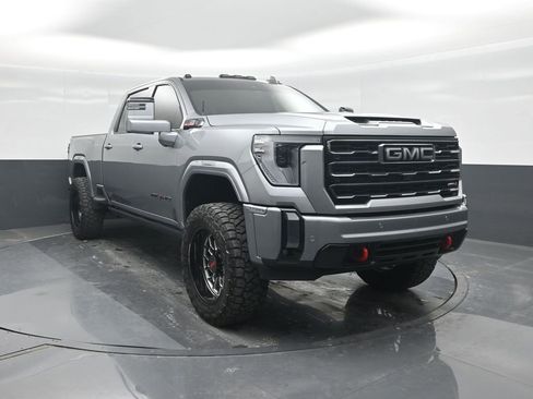 Used 2024 GMC Sierra 2500 AT4 w/ AT4 Premium Plus Package AWD/4WD image 8
