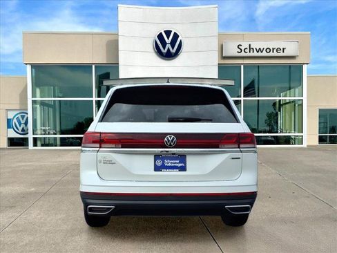 New 2026 Volkswagen Atlas SE image 4