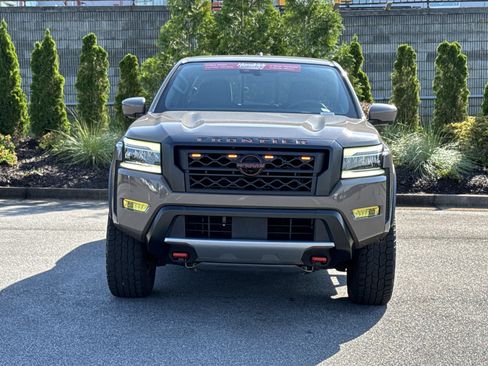 Used 2022 Nissan Frontier PRO-4X AWD/4WD image 3