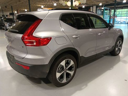 Used 2026 Volvo XC40 B5 Plus AWD/4WD image 11