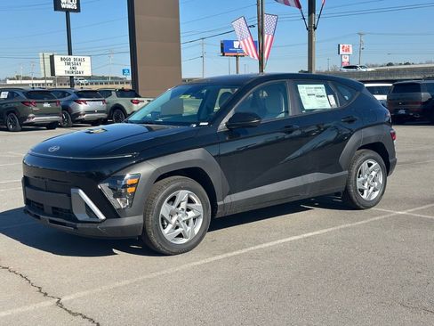 New 2026 Hyundai Kona SE image 3