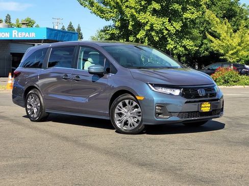 New 2026 Honda Odyssey Touring image 1