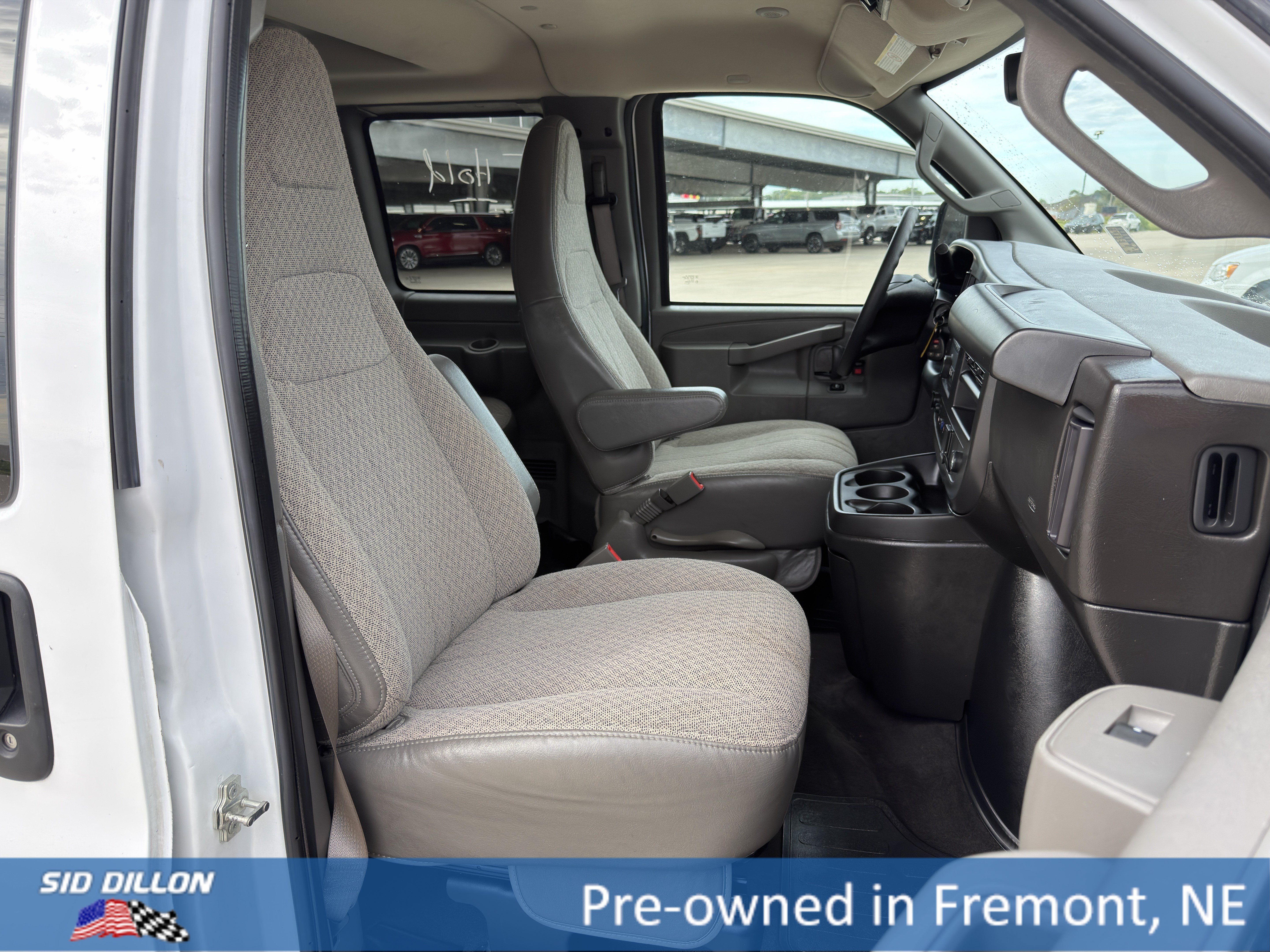 Certified 2024 Chevrolet Express 3500 LT w/ LT Preferred Equipment Group RWD image 15
