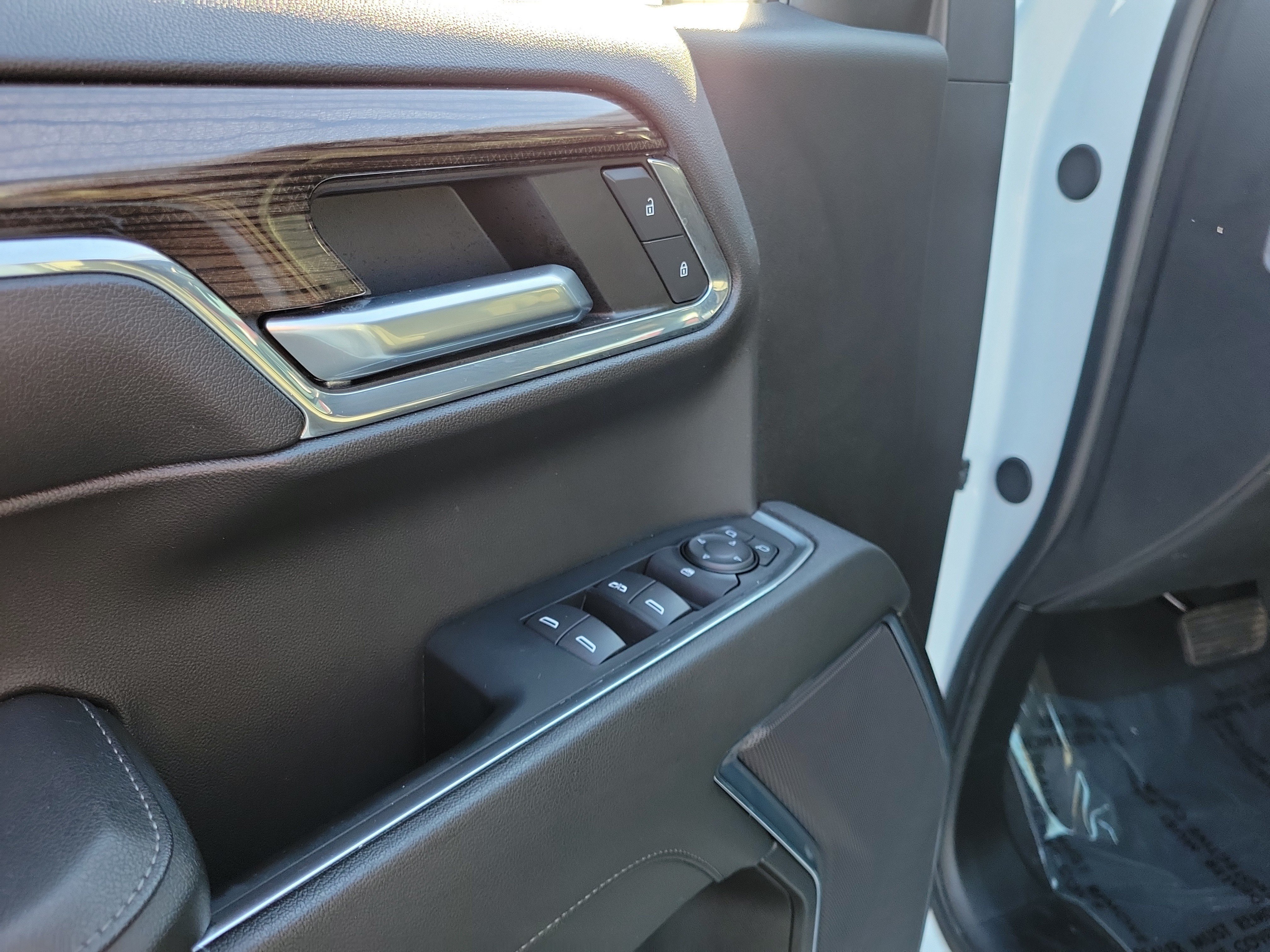 Used 2024 Chevrolet Silverado 1500 LT AWD/4WD image 18