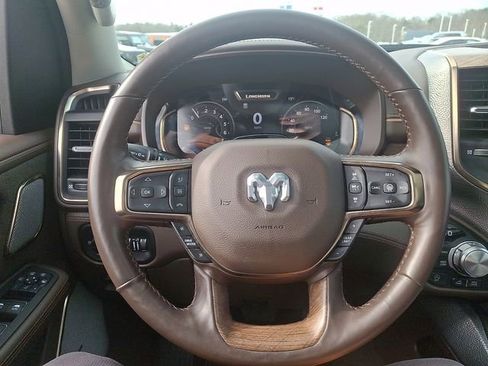 Used 2025 RAM 1500 Limited AWD/4WD image 19
