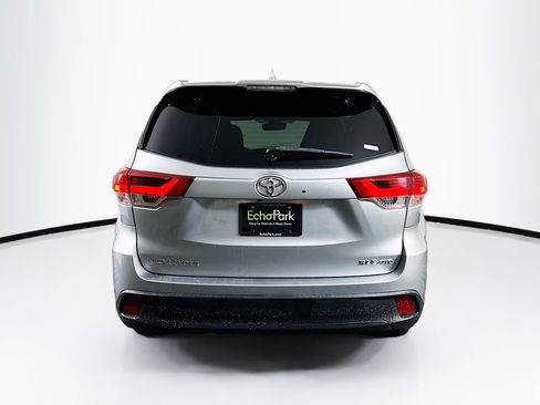 Used 2019 Toyota Highlander XLE image 7