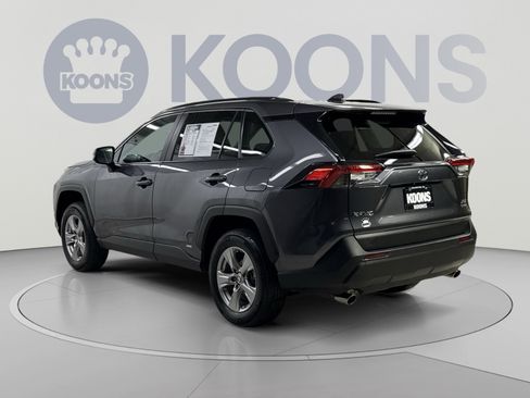 Used 2025 Toyota RAV4 XLE AWD/4WD image 18