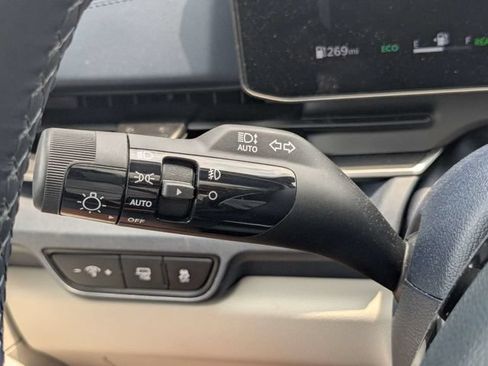 Used 2025 Kia Carnival SX FWD image 27