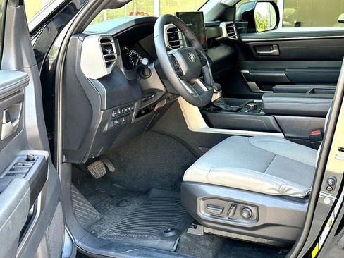 Certified 2025 Toyota Tundra SR5 w/ SR5 Premium Package AWD/4WD image 10
