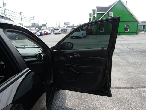 Used 2025 Chevrolet Trax LT w/ Driver Confidence Package FWD image 22