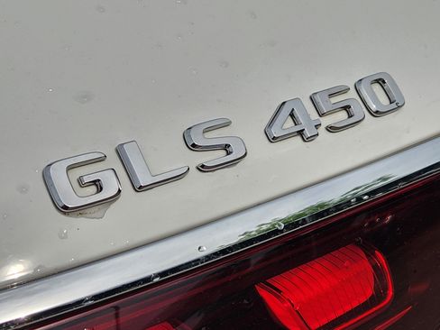 Used 2025 Mercedes-Benz GLS 450 4MATIC image 32