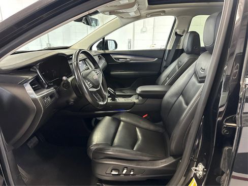 Used 2018 Cadillac XT5 Premium Luxury image 9