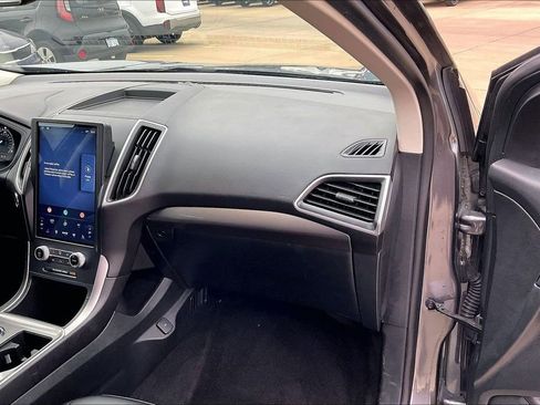 Used 2024 Ford Edge SEL AWD/4WD image 16