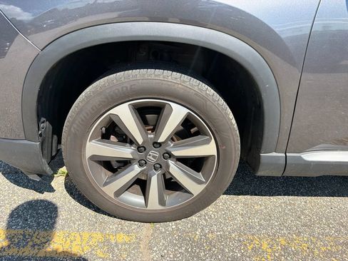Used 2024 Honda Pilot Touring image 10