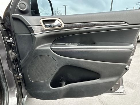 Used 2014 Jeep Grand Cherokee Limited image 29