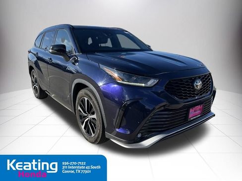 Used 2021 Toyota Highlander XSE AWD/4WD image 3