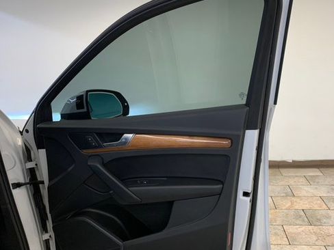 Used 2023 Audi Q5 2.0T Premium w/ Convenience Package AWD/4WD image 57