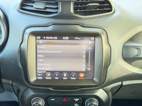Used 2021 Jeep Renegade Latitude AWD/4WD image 60