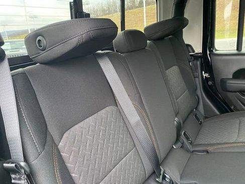 New 2026 Jeep Gladiator Mojave w/ Safety Group image 30