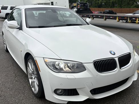 Used 2013 BMW 335i Convertible RWD image 2